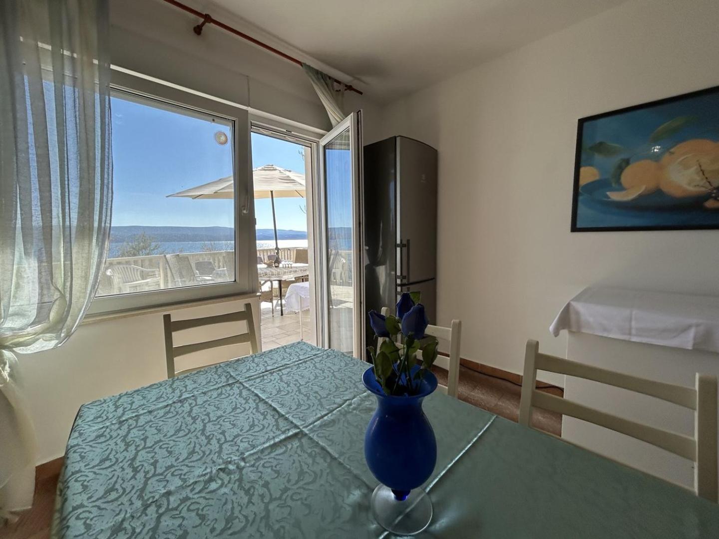 Azure Apartments By The Sea Near City Омиш Экстерьер фото