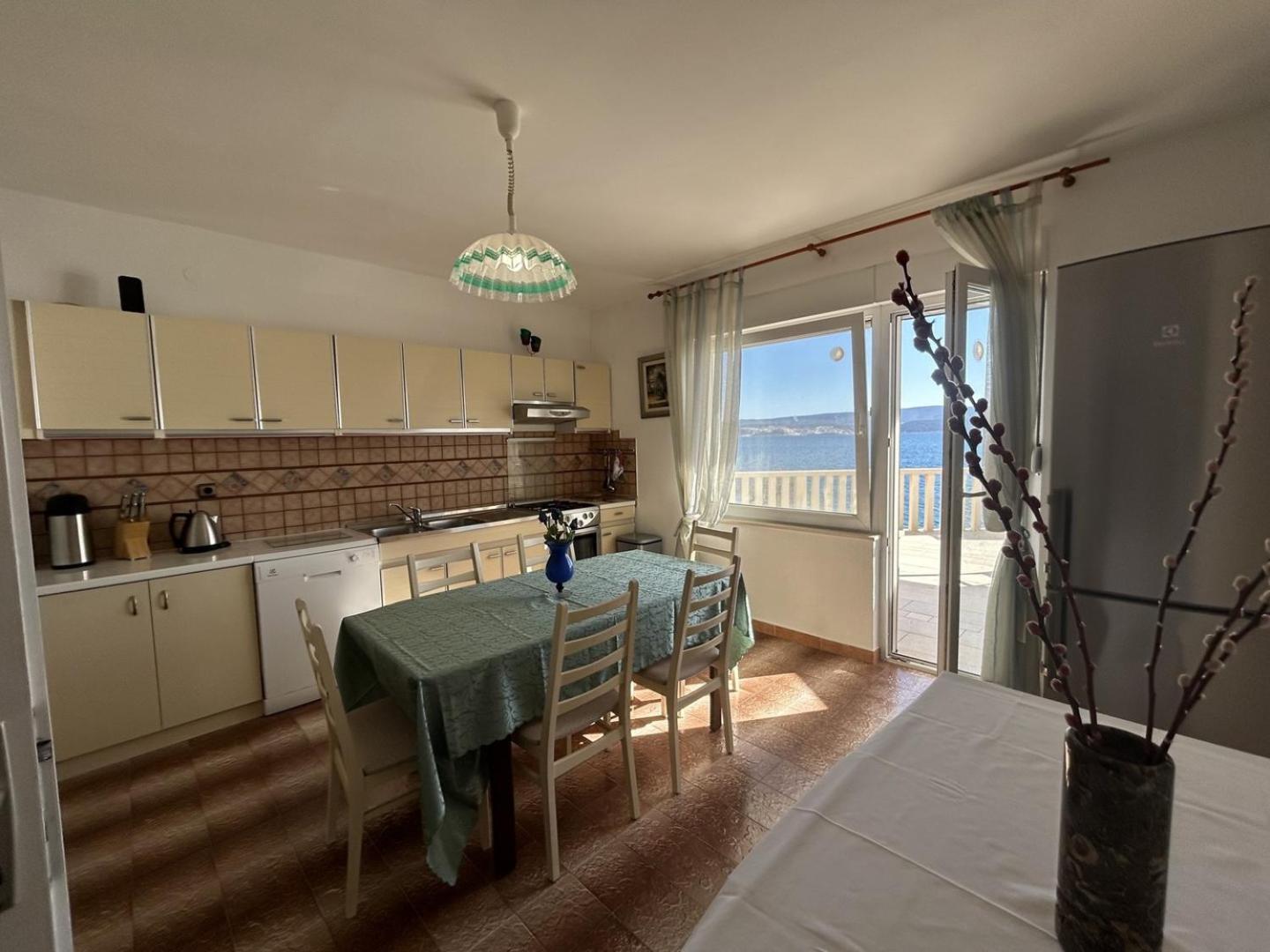 Azure Apartments By The Sea Near City Омиш Экстерьер фото