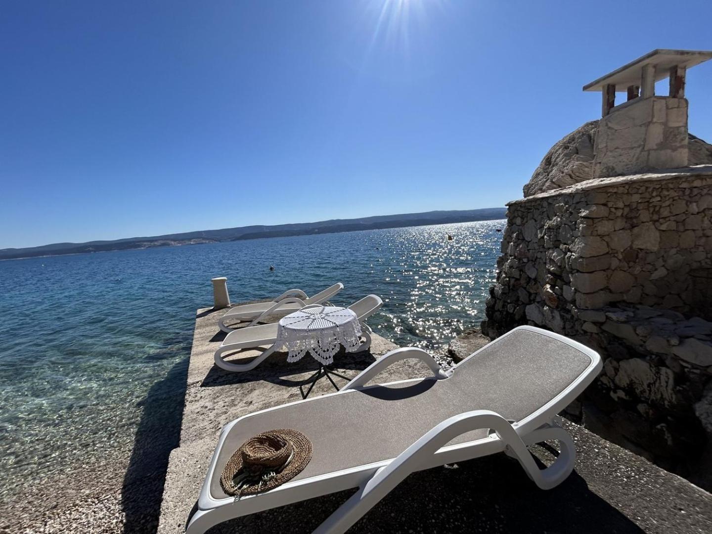 Azure Apartments By The Sea Near City Омиш Экстерьер фото