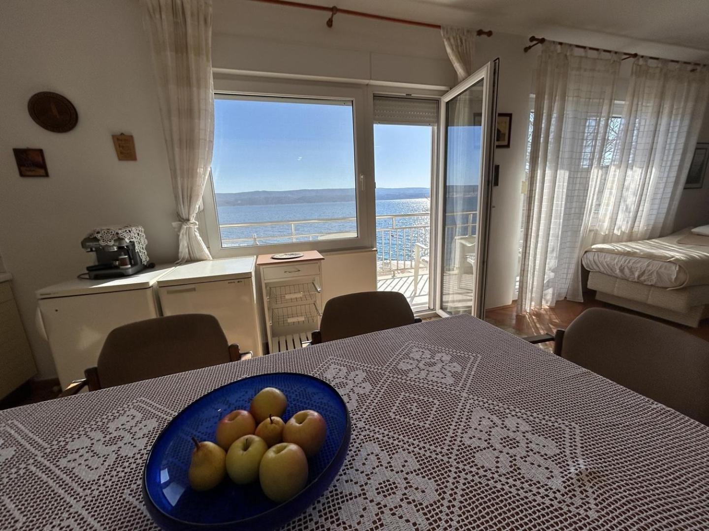 Azure Apartments By The Sea Near City Омиш Экстерьер фото